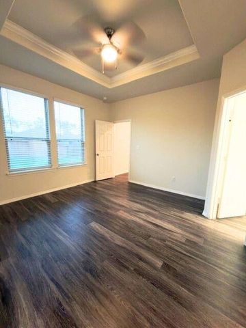 2210 Timberland Country Court, Conroe, TX 77304