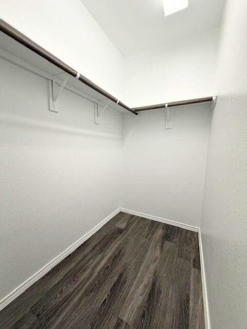 2210 Timberland Country Court, Conroe, TX 77304