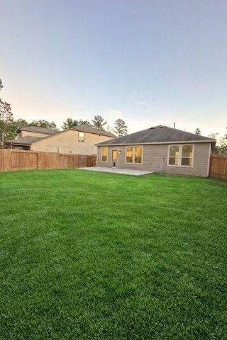 2210 Timberland Country Court, Conroe, TX 77304