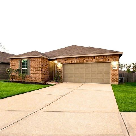2210 Timberland Country Court, Conroe, TX 77304