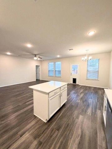 2210 Timberland Country Court, Conroe, TX 77304