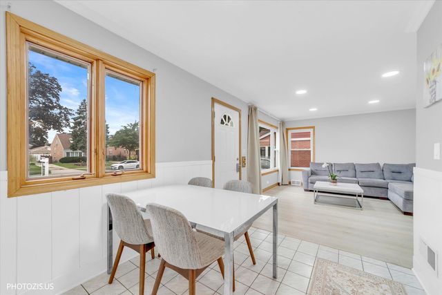 7408 W Argyle Street, Harwood Heights, IL 60706