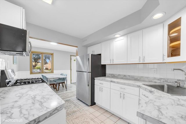 7408 W Argyle Street, Harwood Heights, IL 60706