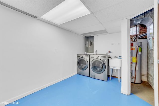 7408 W Argyle Street, Harwood Heights, IL 60706