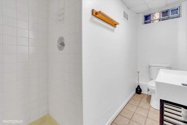 7408 W Argyle Street, Harwood Heights, IL 60706