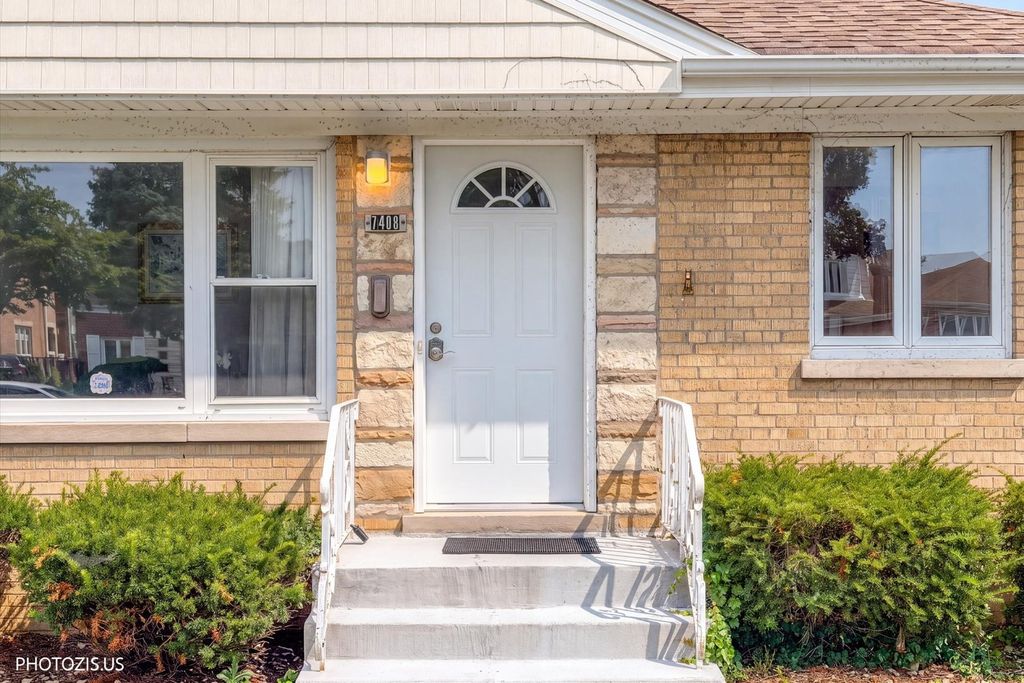 7408 W Argyle Street, Harwood Heights, IL 60706 — photo 3
