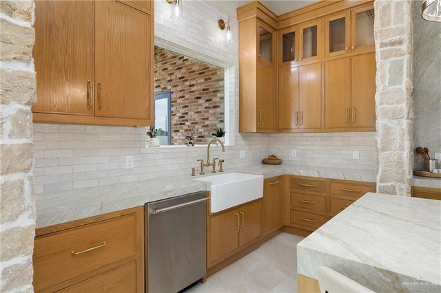 2905 Wesleyan Avenue, Mcallen, TX 78504