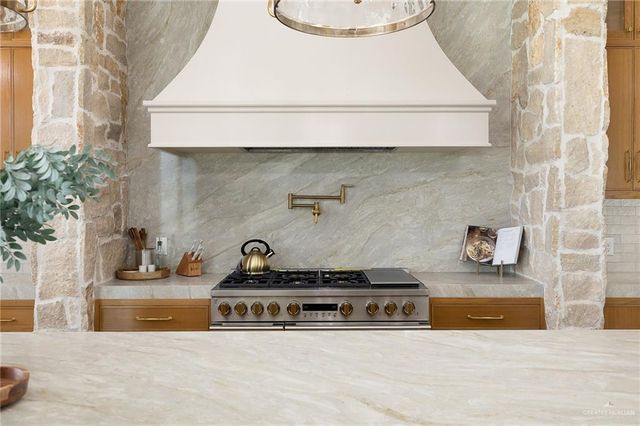 2905 Wesleyan Avenue, Mcallen, TX 78504