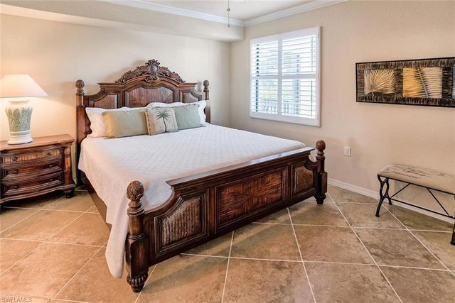 9719 Acqua CT 228, Naples, FL 34113