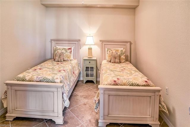 9719 Acqua CT 228, Naples, FL 34113