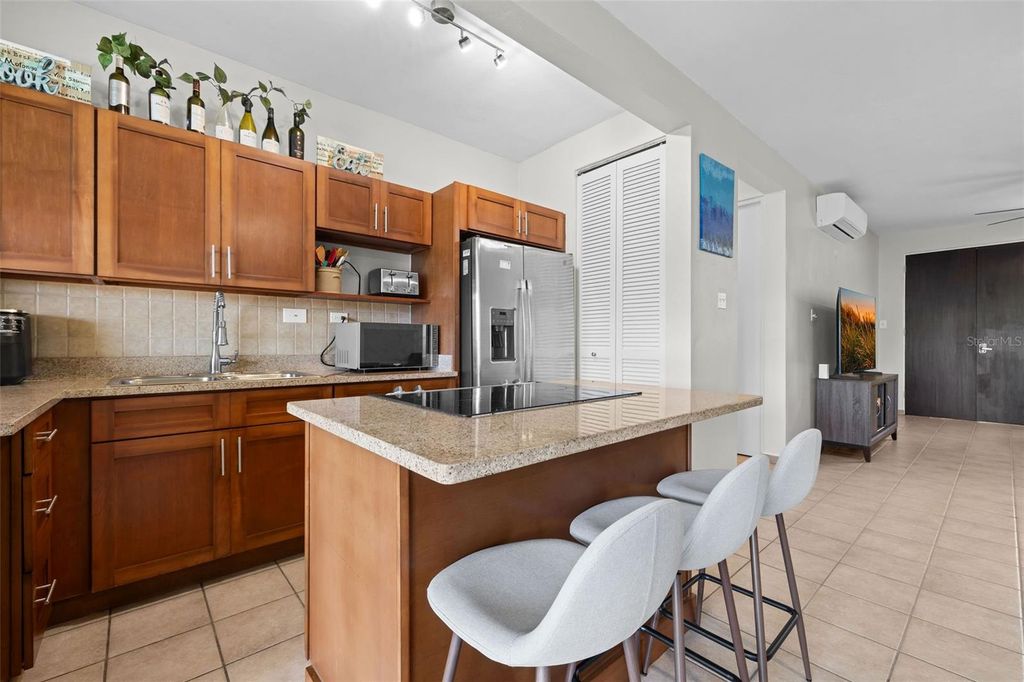 Image 5 of property listing at 180 PALMAS DRIVE 52-03, Humacao, PR 00791