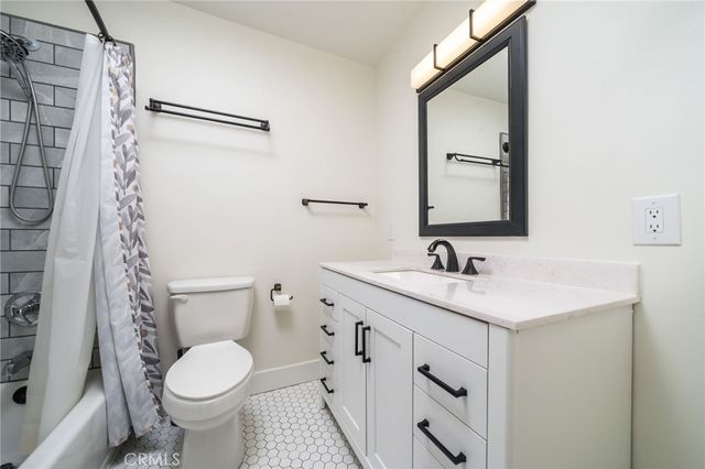663 S Indian Hill Boulevard C, Claremont, CA 91711