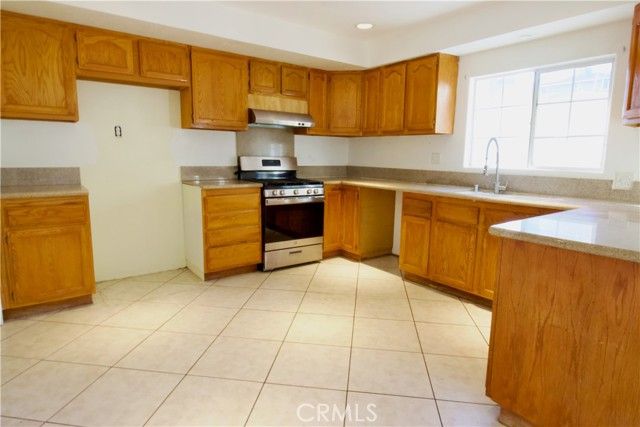 17090 Cholla Avenue, Hesperia, CA 92345