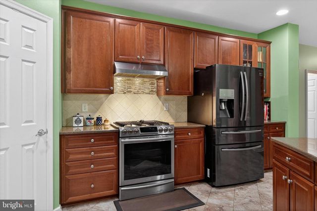 16 FOXWOOD BLVD, Mechanicsburg, PA 17050