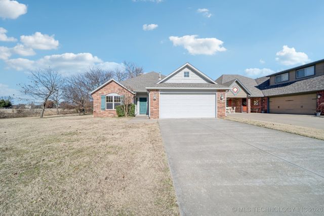 1918 W Canton Place, Broken Arrow, OK 74012
