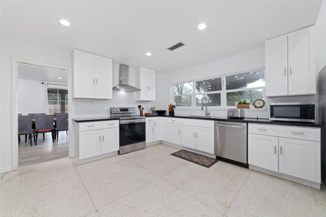 8808 Wateka Drive, Houston, TX 77074