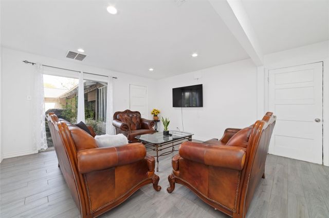 8808 Wateka Drive, Houston, TX 77074