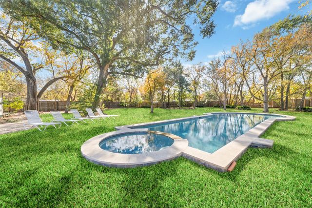 8808 Wateka Drive, Houston, TX 77074