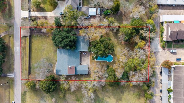 8808 Wateka Drive, Houston, TX 77074