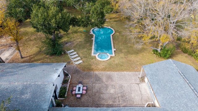 8808 Wateka Drive, Houston, TX 77074