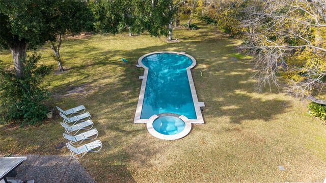 8808 Wateka Drive, Houston, TX 77074