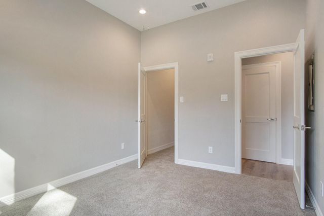 5262 Ella Boulevard 100A, Houston, TX 77018