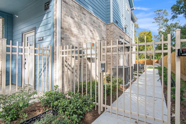 5262 Ella Boulevard 100A, Houston, TX 77018