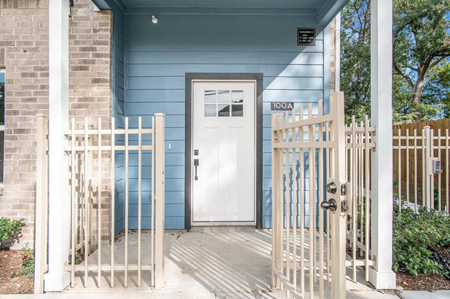 5262 Ella Boulevard 100A, Houston, TX 77018