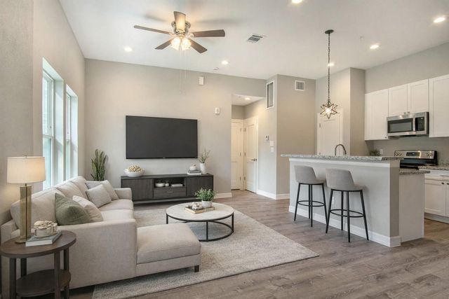5262 Ella Boulevard 100A, Houston, TX 77018