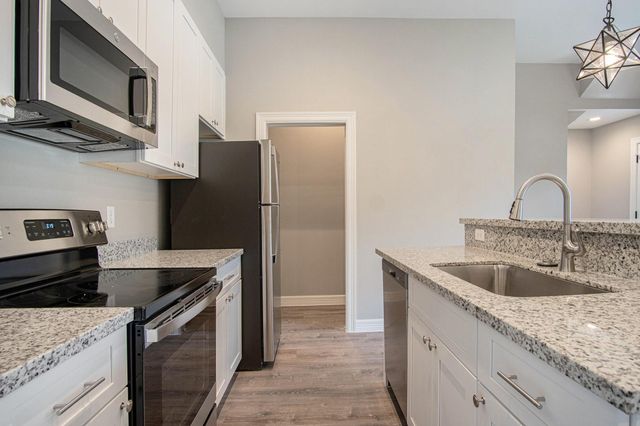 5262 Ella Boulevard 100A, Houston, TX 77018