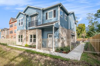 5262 Ella Boulevard 100A, Houston, TX 77018