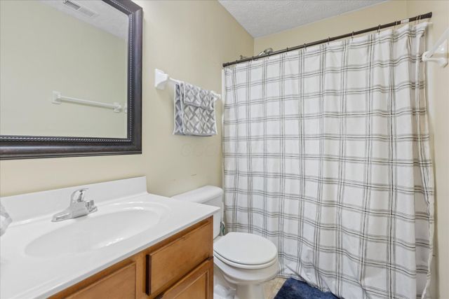 5462 Rothermund Drive, Canal Winchester, OH 43110