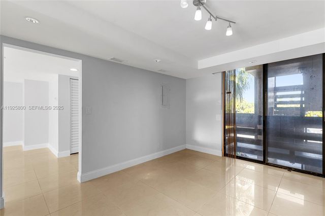 120 SW 96th Ter 204, Plantation, FL 33324