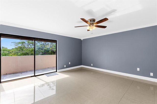 120 SW 96th Ter 204, Plantation, FL 33324