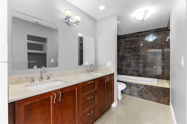 120 SW 96th Ter 204, Plantation, FL 33324