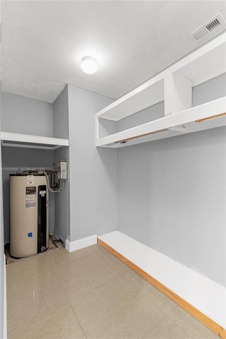 120 SW 96th Ter 204, Plantation, FL 33324