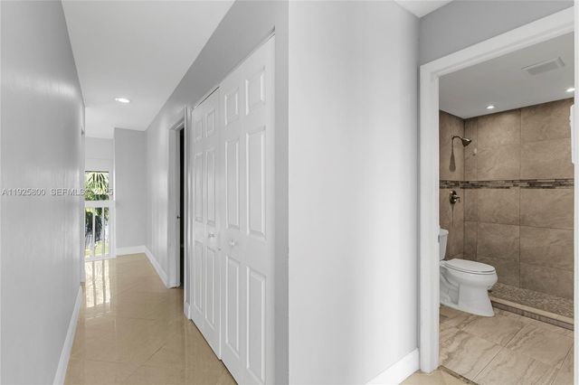 120 SW 96th Ter 204, Plantation, FL 33324