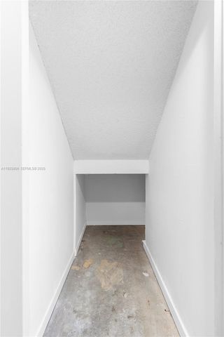 120 SW 96th Ter 204, Plantation, FL 33324