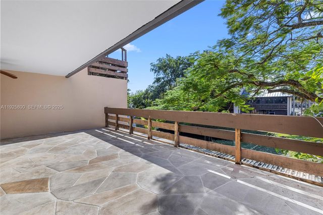 120 SW 96th Ter 204, Plantation, FL 33324