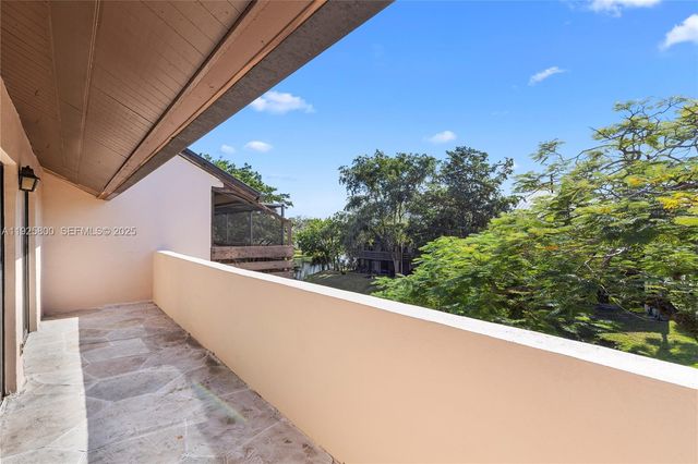 120 SW 96th Ter 204, Plantation, FL 33324