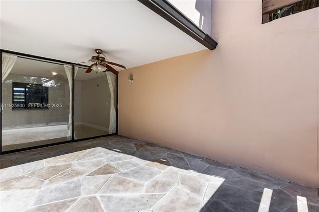 120 SW 96th Ter 204, Plantation, FL 33324