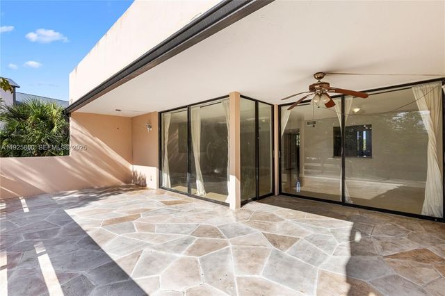 120 SW 96th Ter 204, Plantation, FL 33324