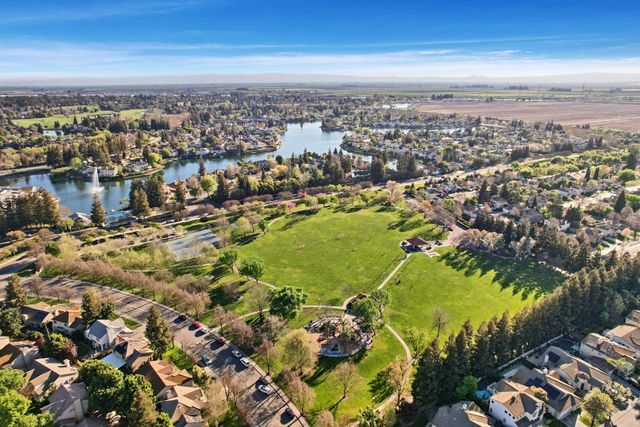 3888 Pine Lake Cir, Stockton, CA 95219