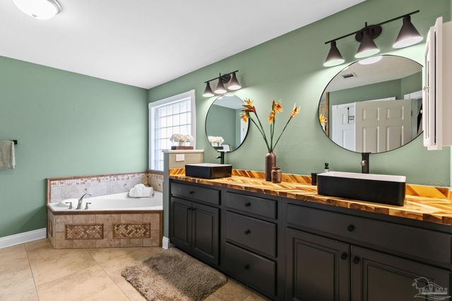 1516 Deer Moss Ct, Gulf Breeze, FL 32563