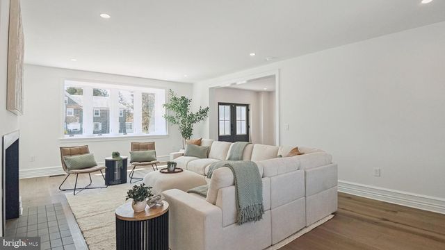 615 E MOUNT PLEASANT AVE, Philadelphia, PA 19119