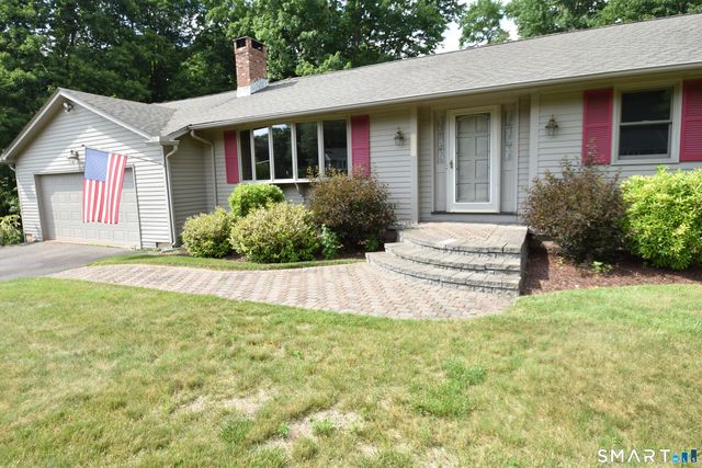 77 Winthrop Road, Manchester, CT 06040
