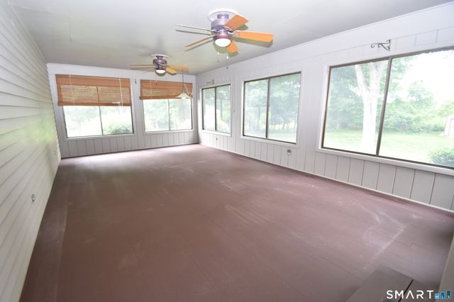 77 Winthrop Road, Manchester, CT 06040