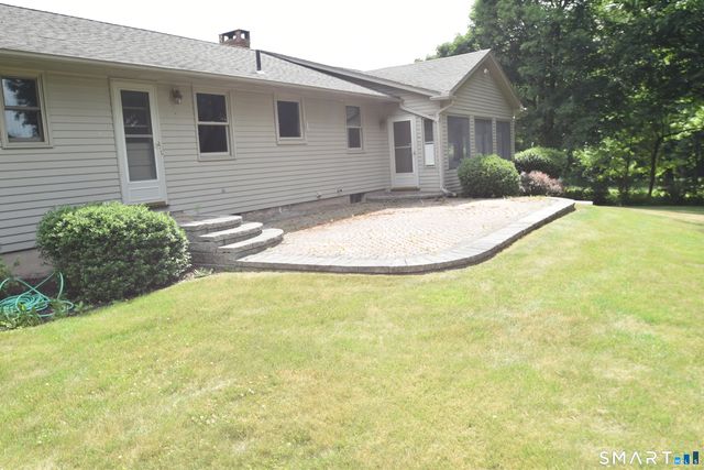 77 Winthrop Road, Manchester, CT 06040