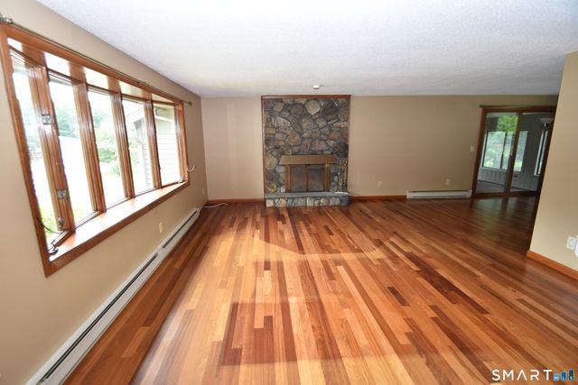 77 Winthrop Road, Manchester, CT 06040