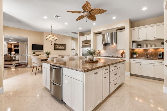 2820 NE 44th Street, Lighthouse Point, FL 33064